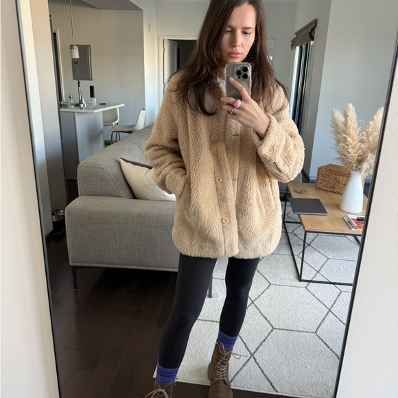 COS teddy coat - AS NEW - Picture 7 of 10